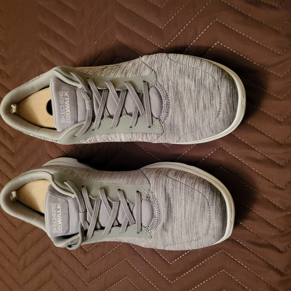 Skechers Gray Athletic Shoes - Picture 2 of 6